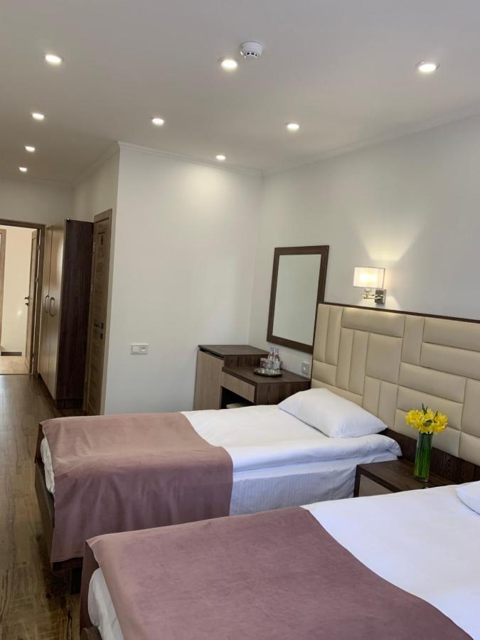 Vertoni Hotel Yerevan Ngoại thất bức ảnh