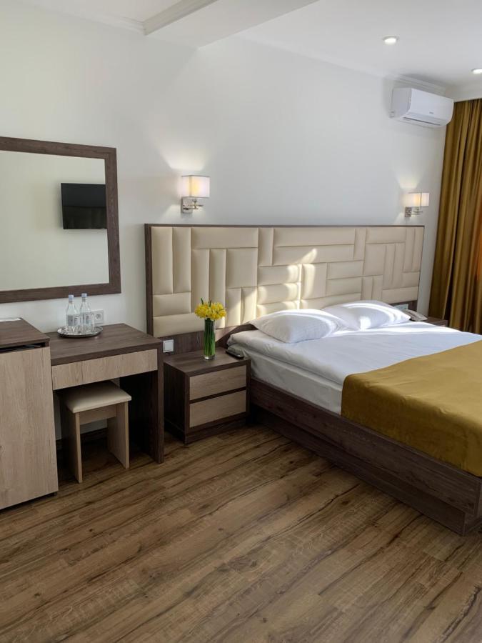 Vertoni Hotel Yerevan Ngoại thất bức ảnh