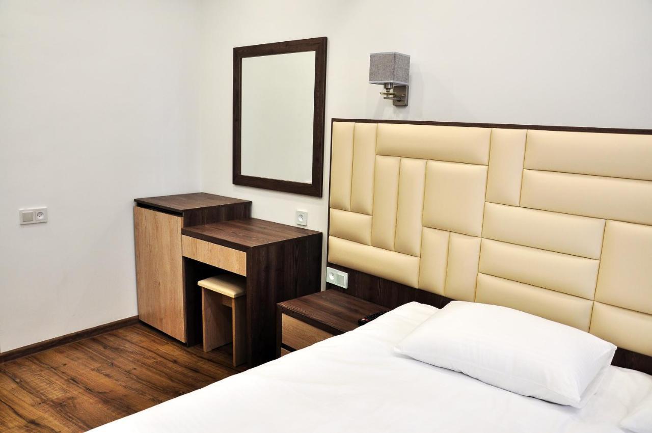 Vertoni Hotel Yerevan Ngoại thất bức ảnh