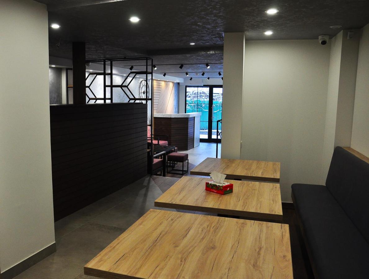 Vertoni Hotel Yerevan Ngoại thất bức ảnh